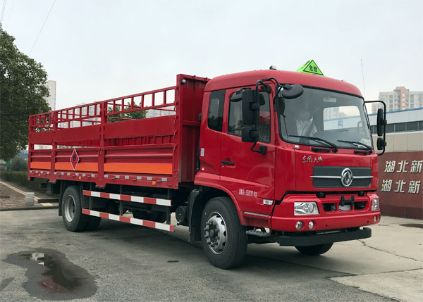 東風天錦6.8米9.45噸氣瓶運輸車